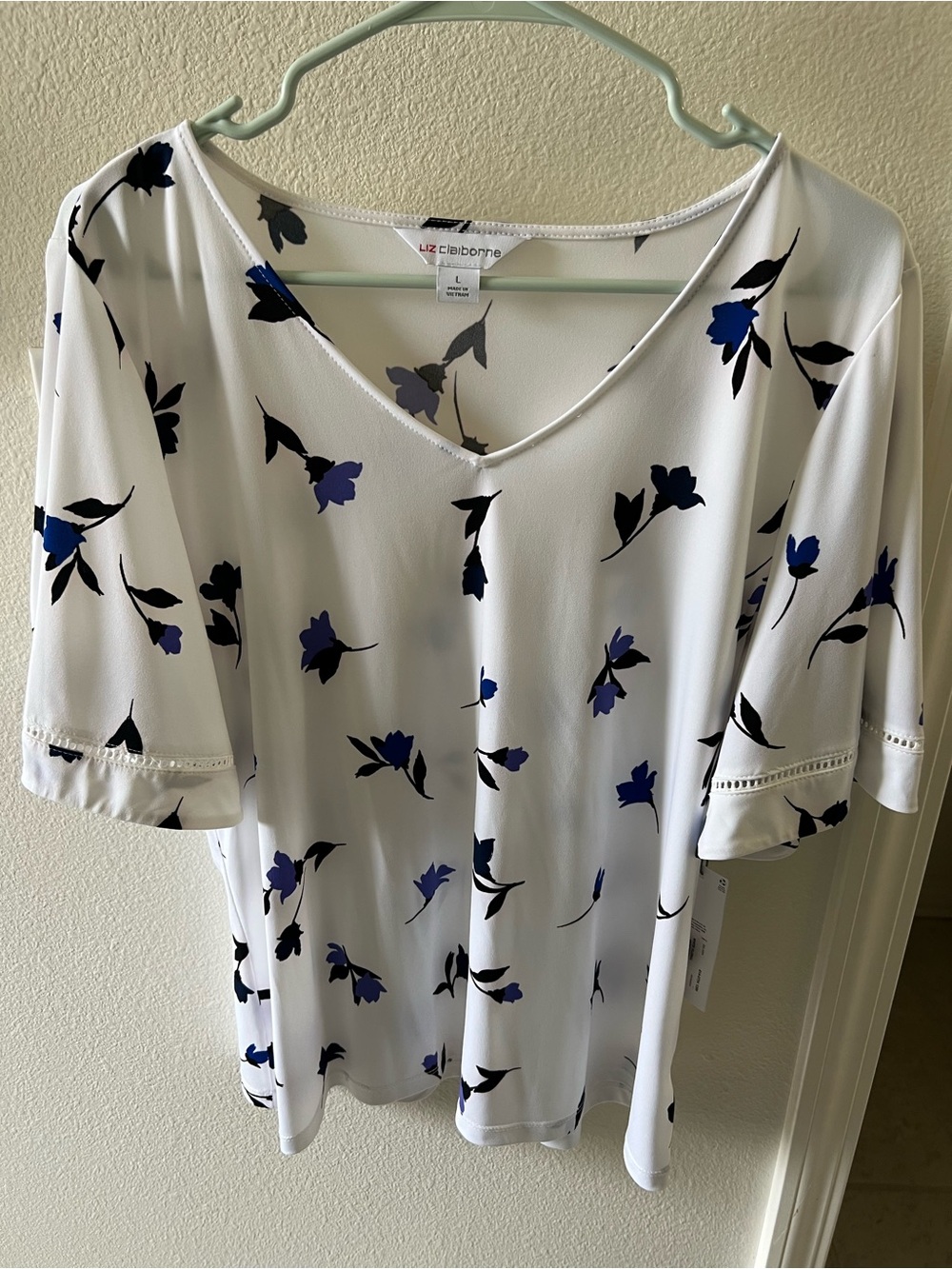 Liz Claiborne White Floral V-Neck Top with Blue and Black Print